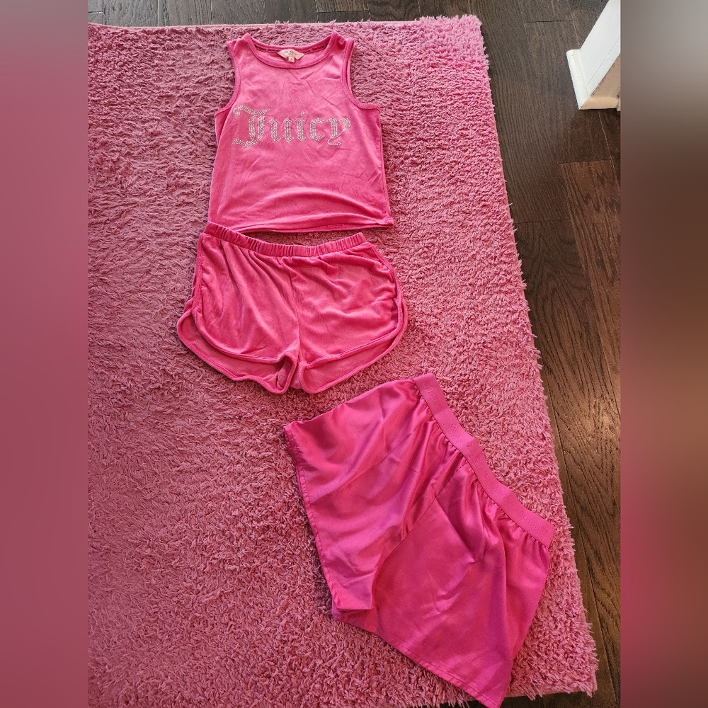 Juicy Couture Set With Bonus Shorts L/M